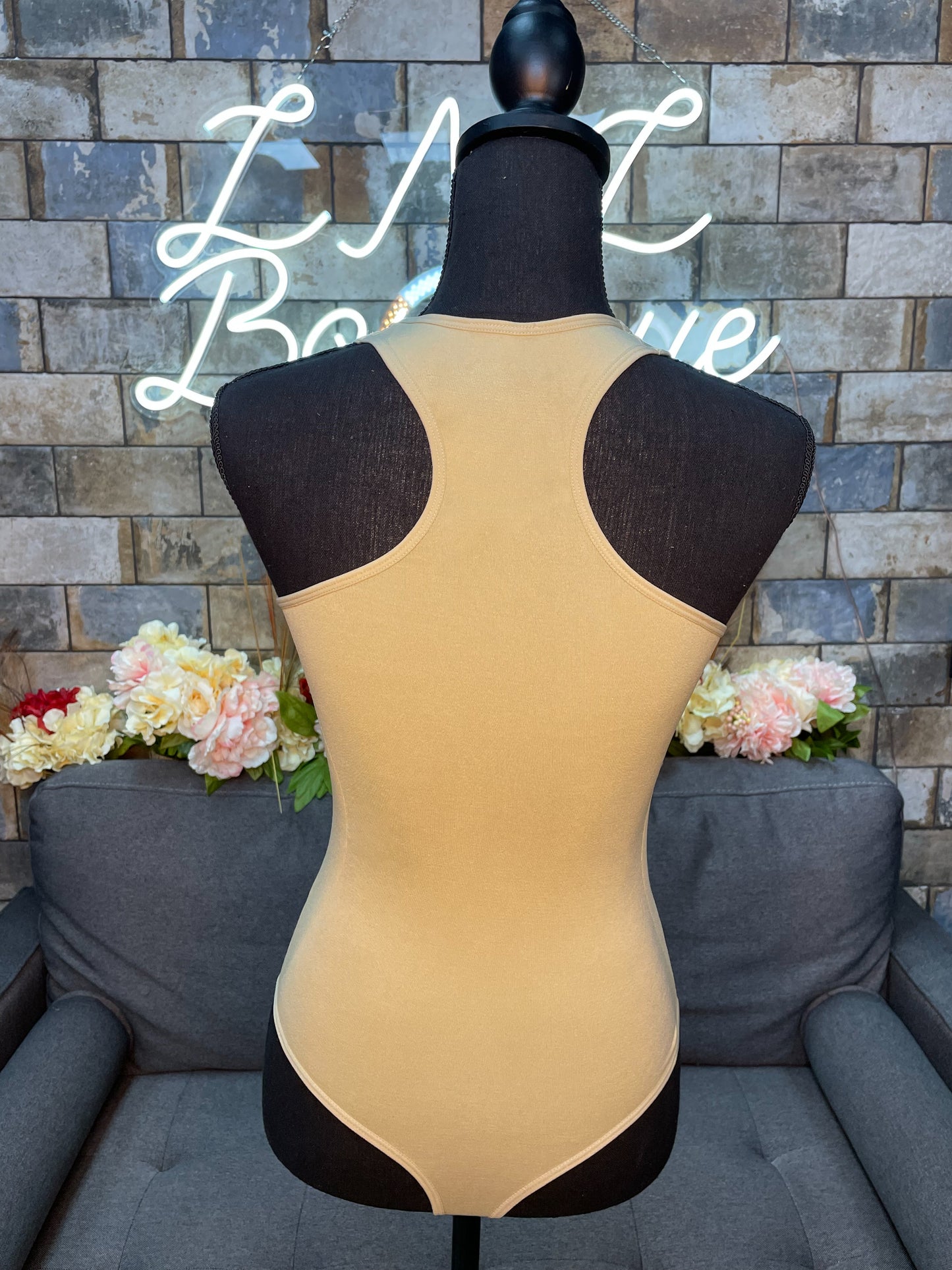 Light body shaping bodysuit