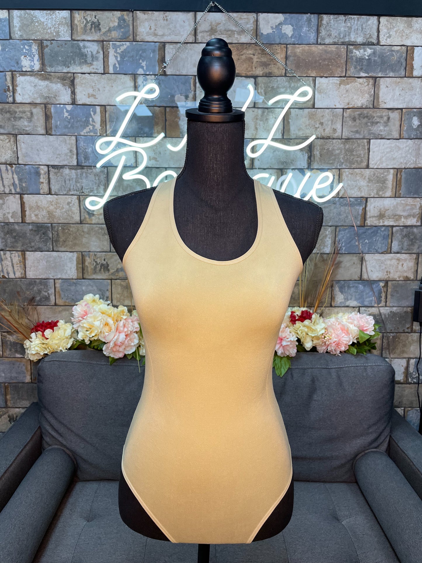 Light body shaping bodysuit